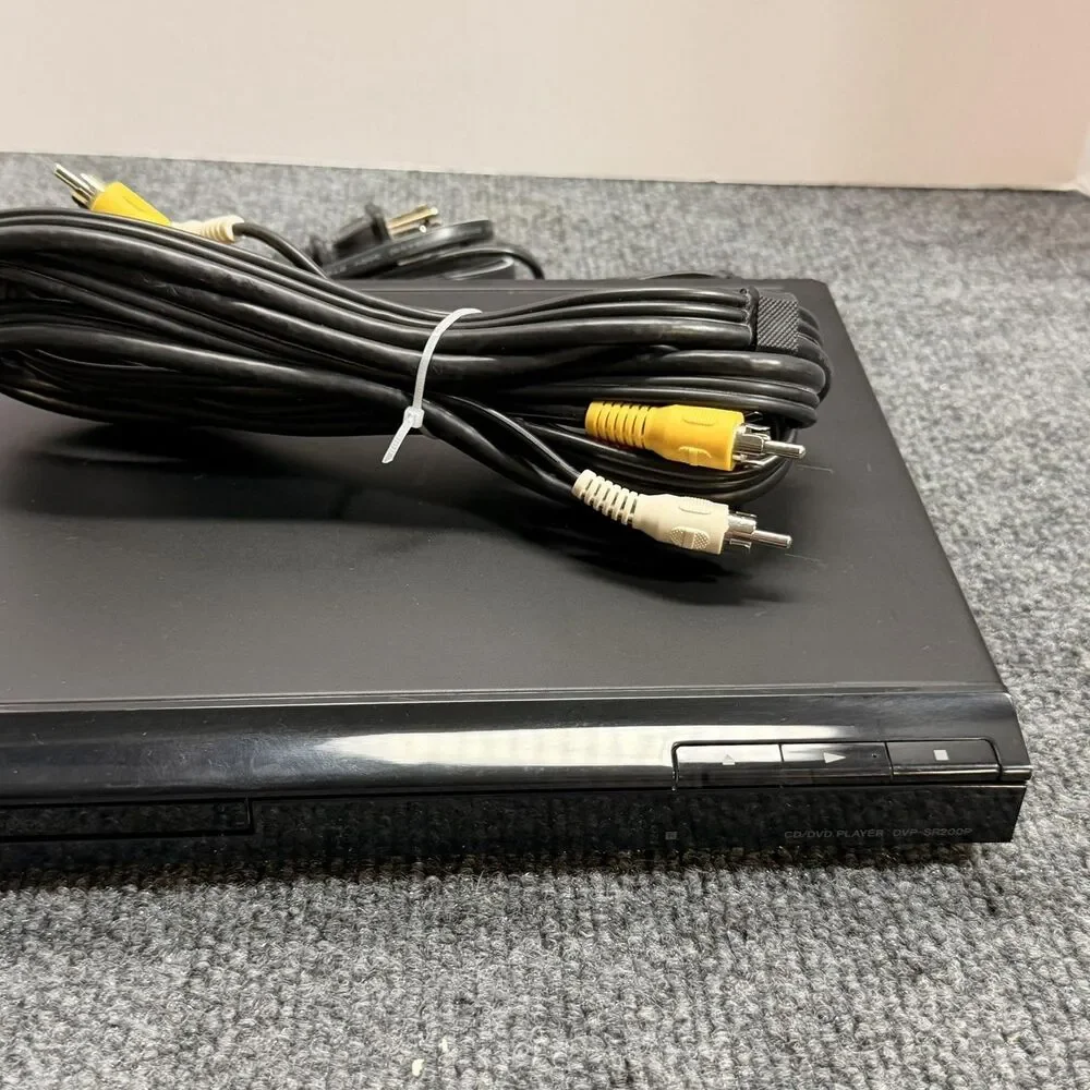 Sony DVD Player Black DVP-SR200P Progressive Scan Component Compact AV Cables